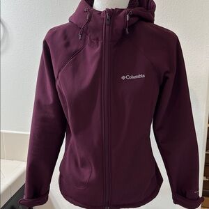 Columbia Women’s Burgundy Jacket